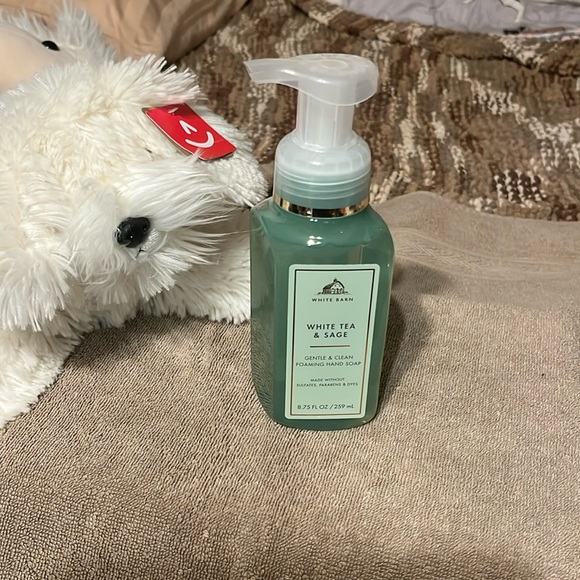 Bath & Bodyworks White Barn White Tea & Sage foaming hand soap no parabens - Picture 2 of 5
